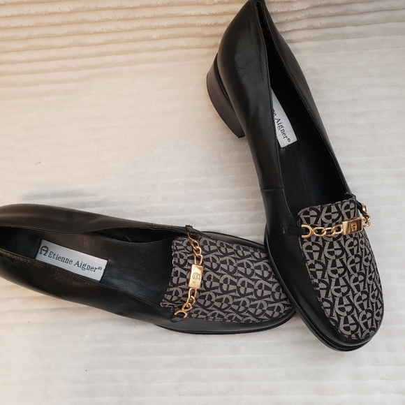 Etienne Aigner Black & Gold Logo Loafers – Women’s Size 10 NWOT - Picture 15 of 15